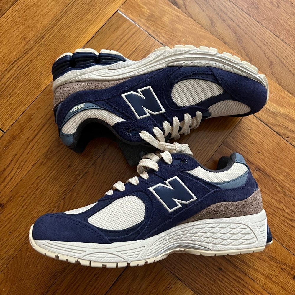 New Balance 2002r ‘nite tide cream’